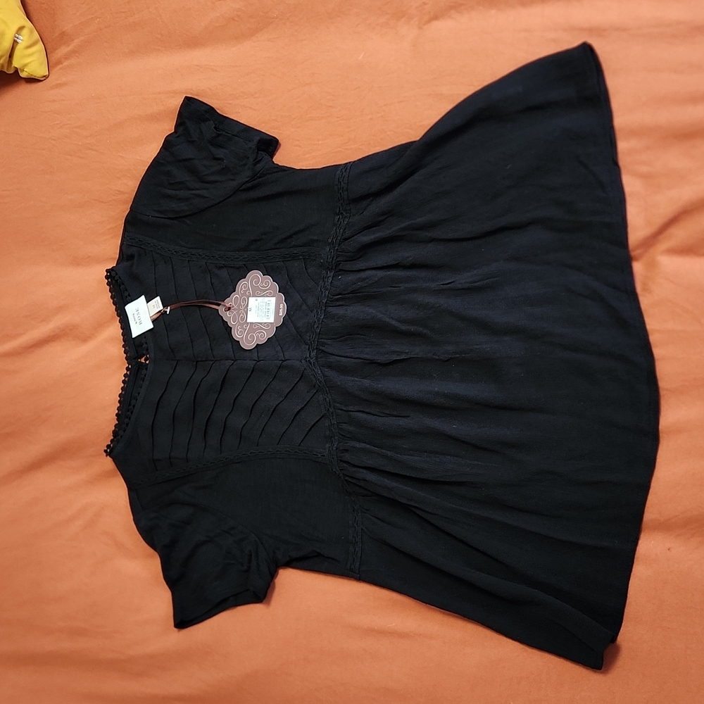 NWT Black Texture Short Sleeve Top